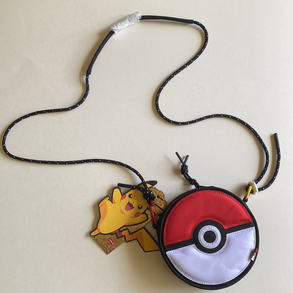LEVI'S X POKÉMON POKEBALL CROSSBODY Zippered Bag